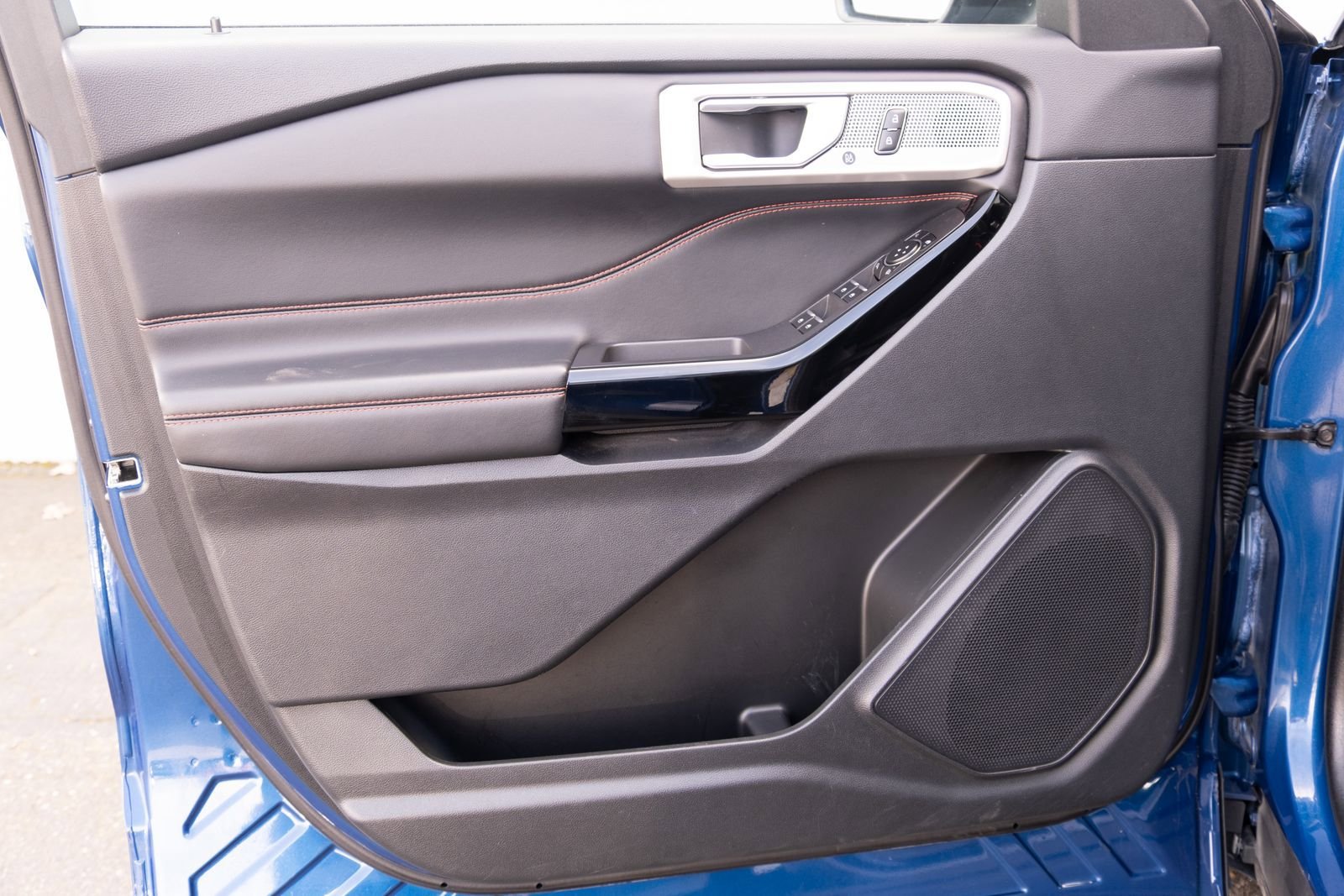 Used 2023 Ford Explorer ST-Line image 16