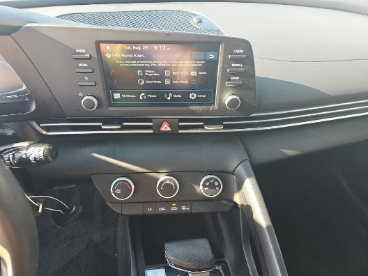 Used 2026 Hyundai Elantra SE FWD image 14