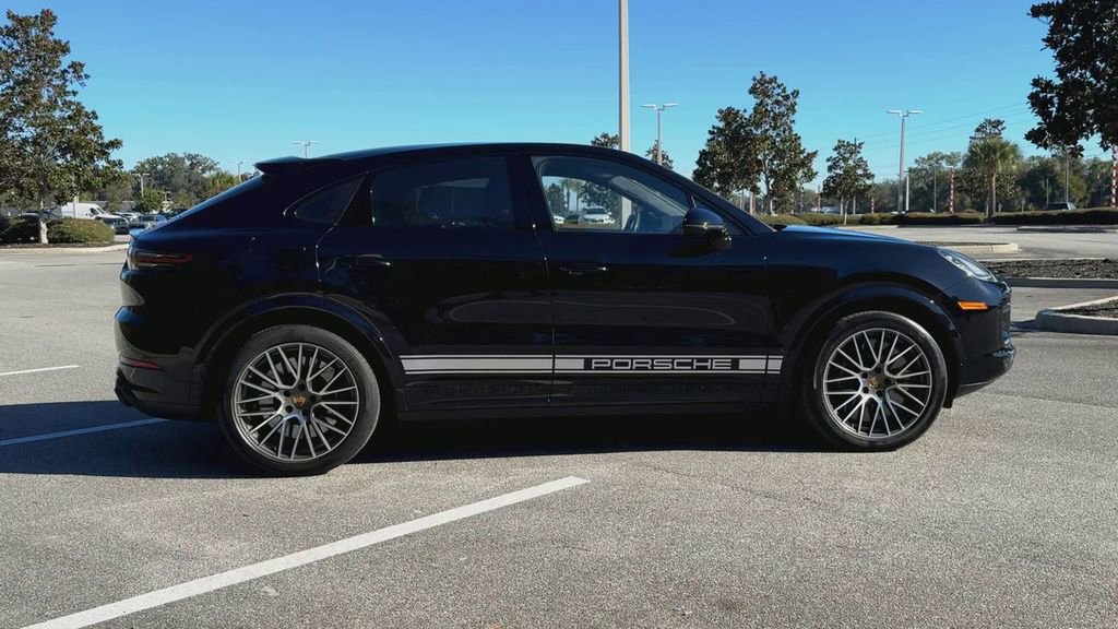 Used 2021 Porsche Cayenne Turbo image 9