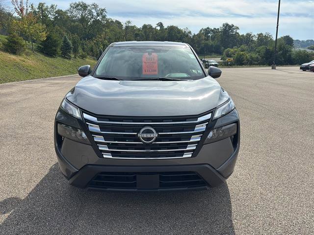 Used 2024 Nissan Rogue SV image 7