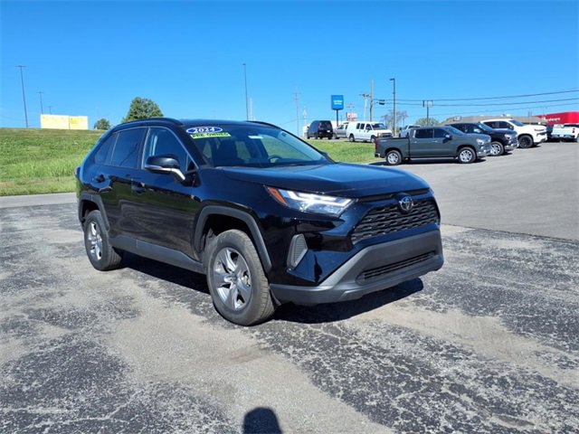 Used 2024 Toyota RAV4 XLE image 2