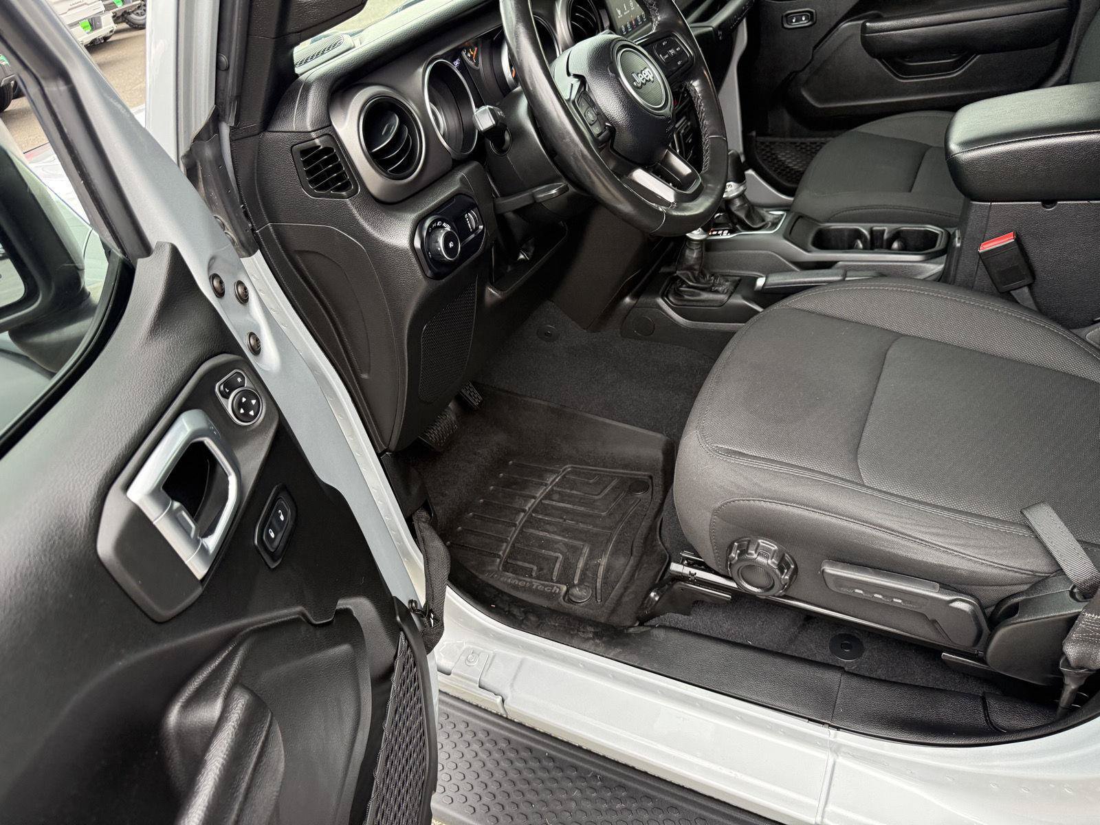 Used 2023 Jeep Wrangler Unlimited Sport AWD/4WD image 11