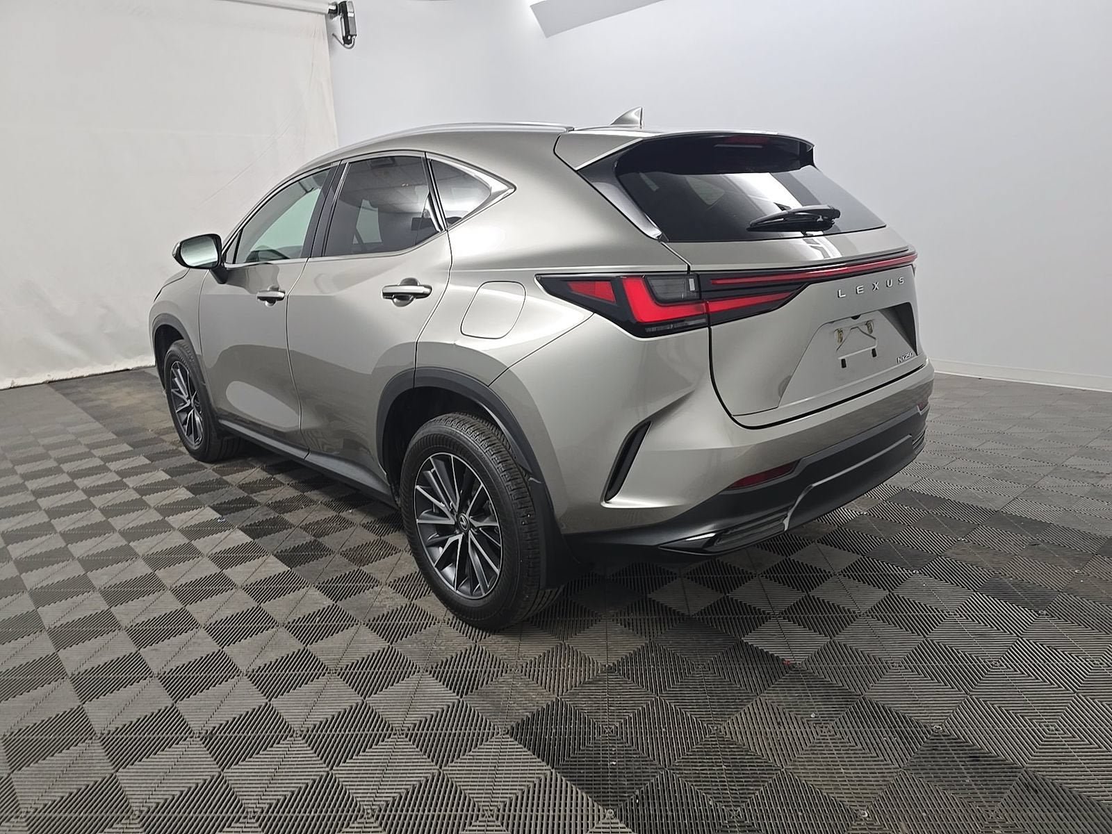 Used 2023 Lexus NX 250 FWD image 6