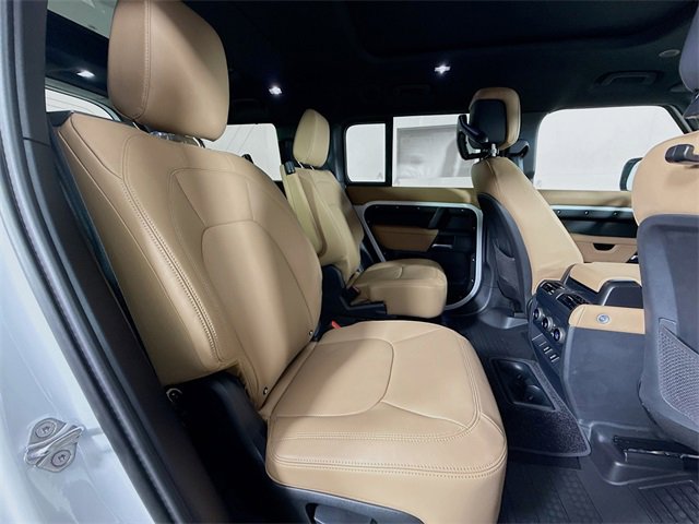 New 2026 Land Rover Defender 130 X-Dynamic SE image 30