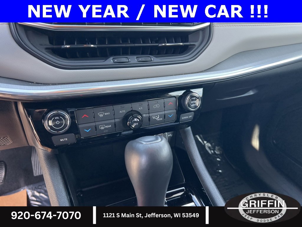 Used 2024 Jeep Compass Limited image 22