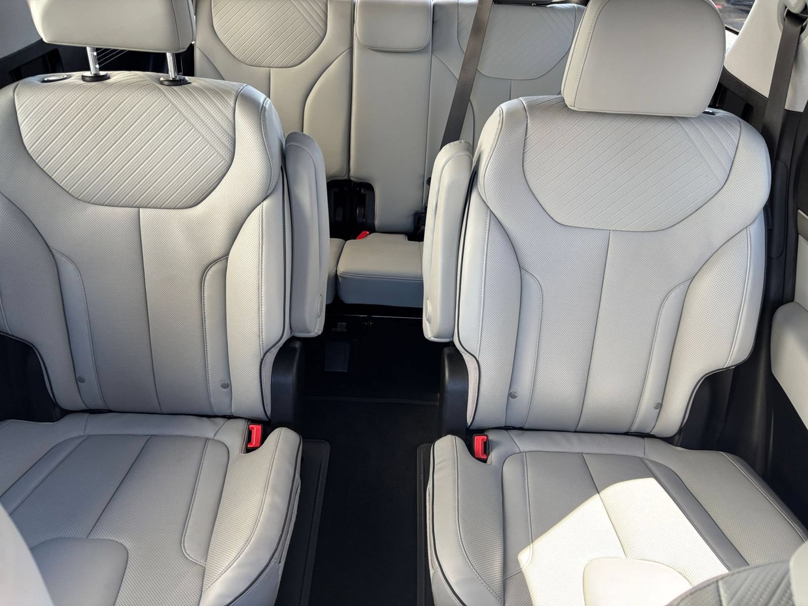 Used 2025 Hyundai Palisade SEL FWD image 41