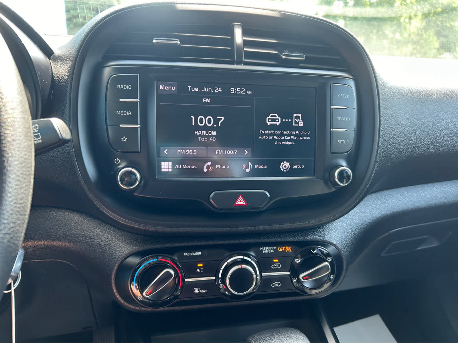 Used 2023 Kia Soul LX w/ LX Technology Package FWD image 16
