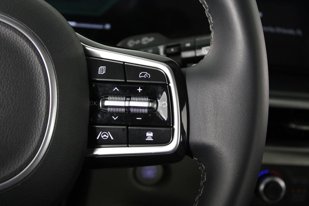 Used 2025 Kia Sorento S w/ Panoramic Sunroof Package FWD image 28