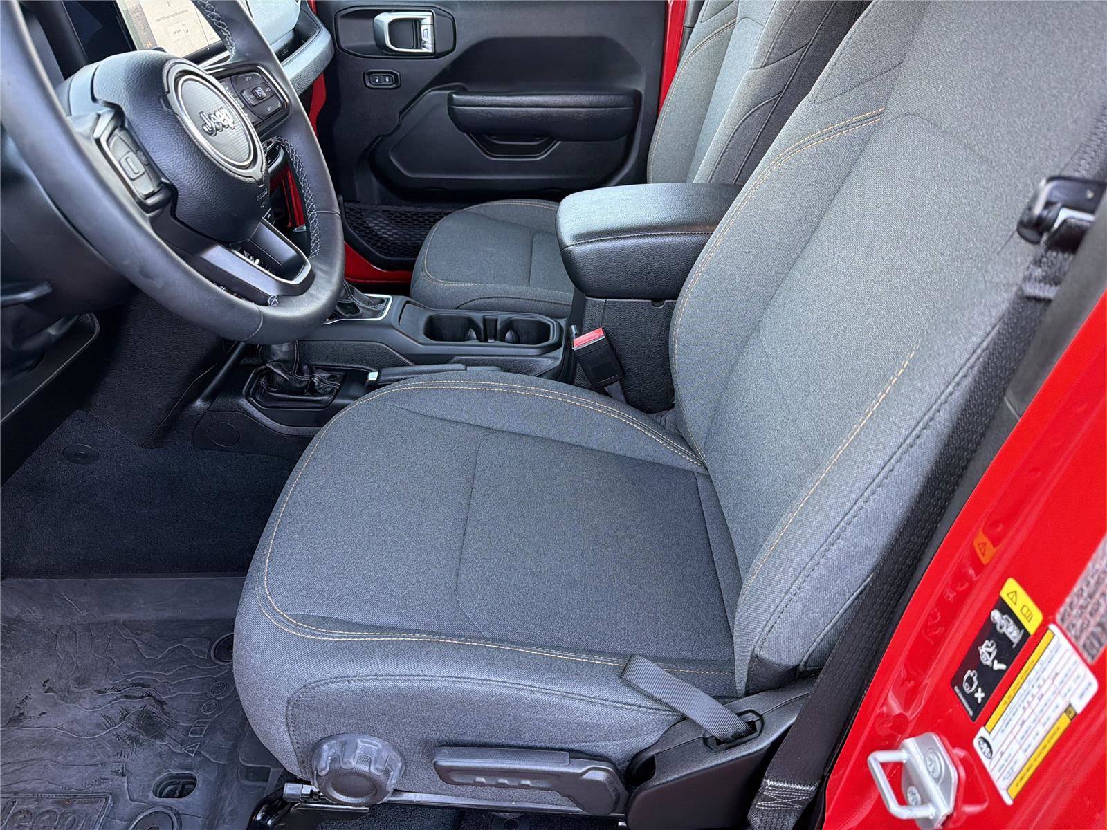 Used 2025 Jeep Wrangler Willys image 9