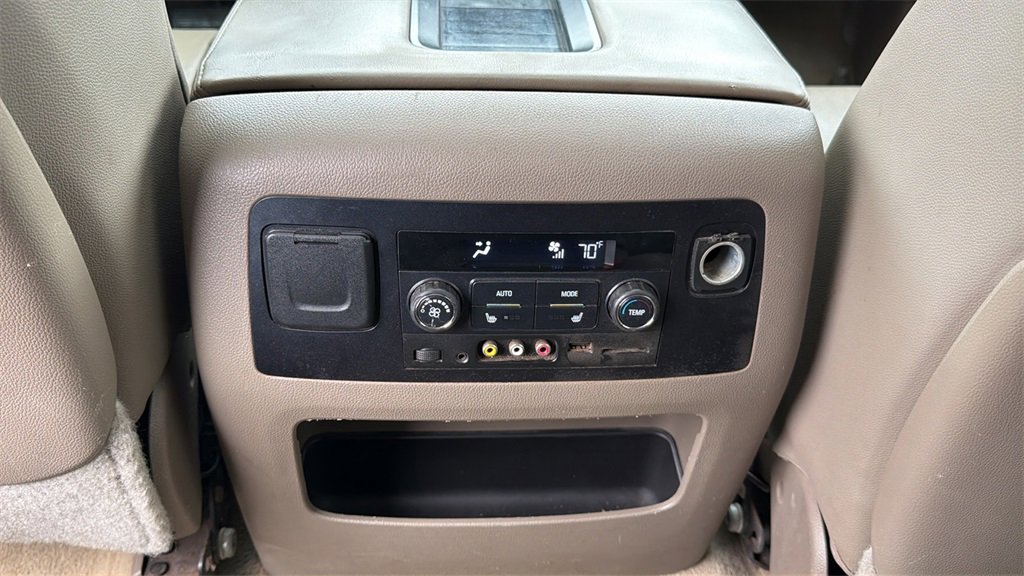 Used 2015 GMC Yukon XL SLT w/ Open Road Package image 28