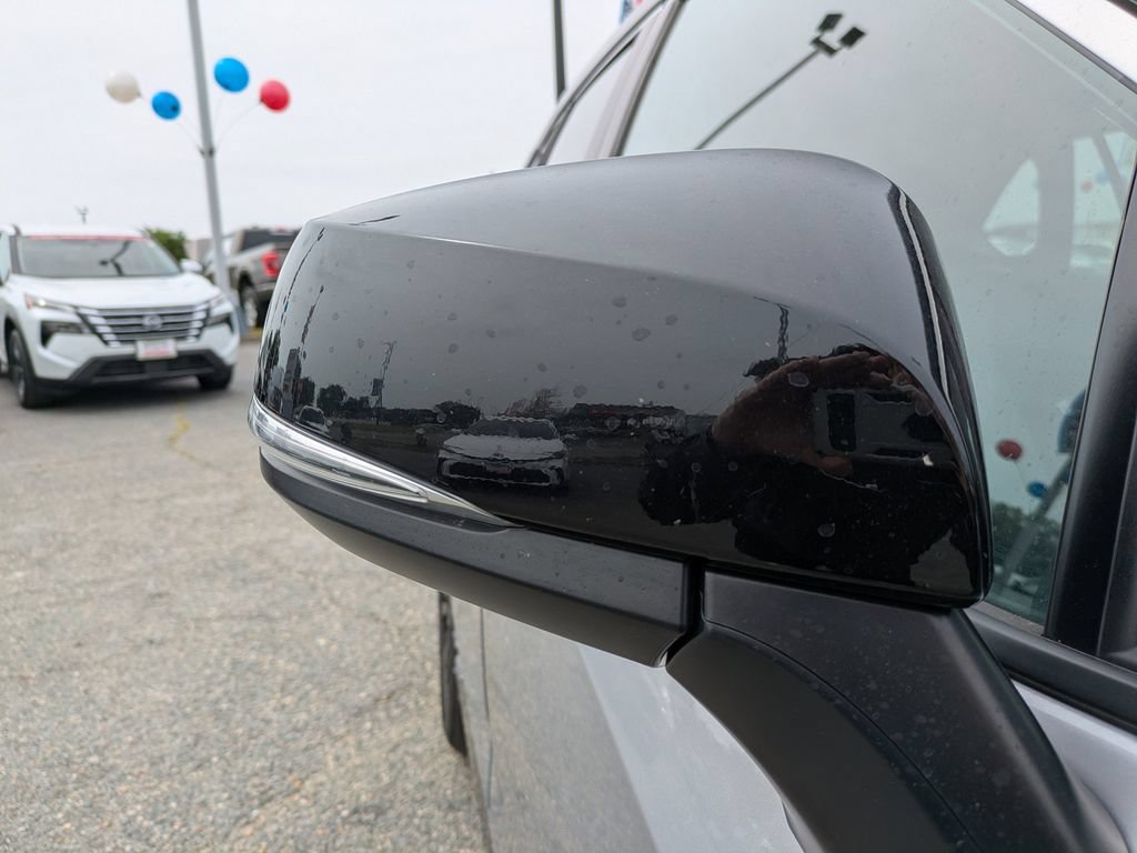 Used 2022 Toyota RAV4 XSE w/ XSE Grade Weather Package AWD/4WD image 13