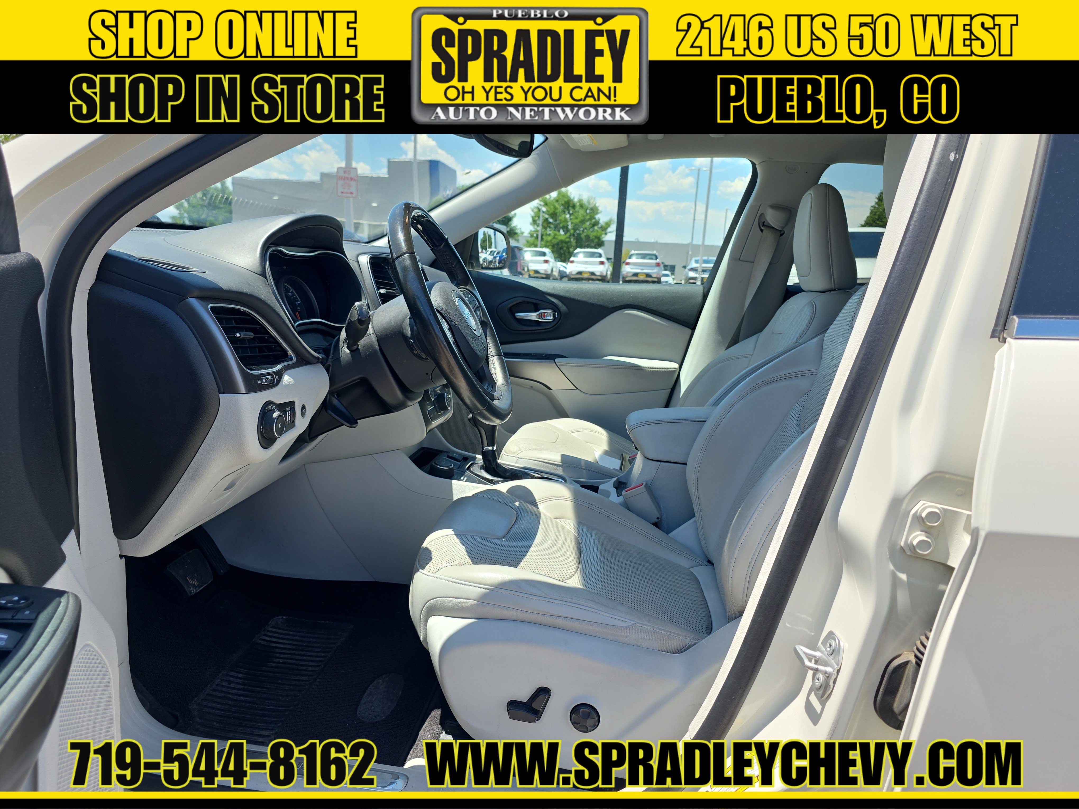 Used 2019 Jeep Cherokee Overland w/ Technology Group AWD/4WD image 6