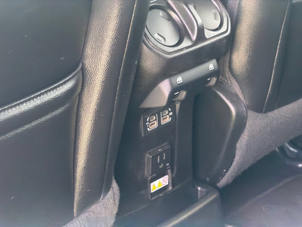 Used 2020 Jeep Wrangler Unlimited Sahara AWD/4WD image 29