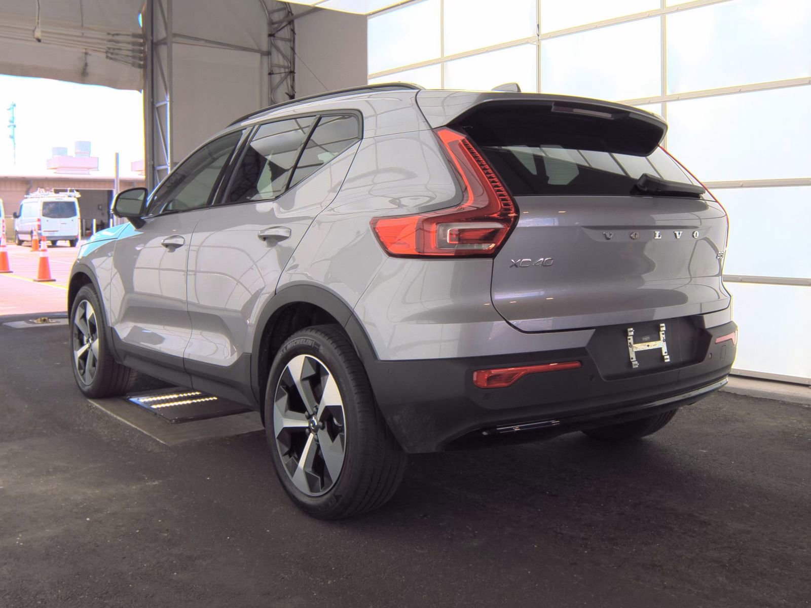 Used 2026 Volvo XC40 B5 Plus AWD/4WD image 6