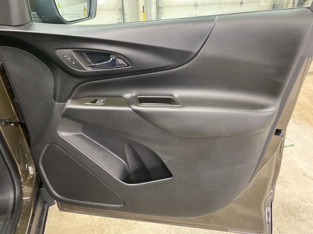 Used 2023 Chevrolet Equinox LT image 23
