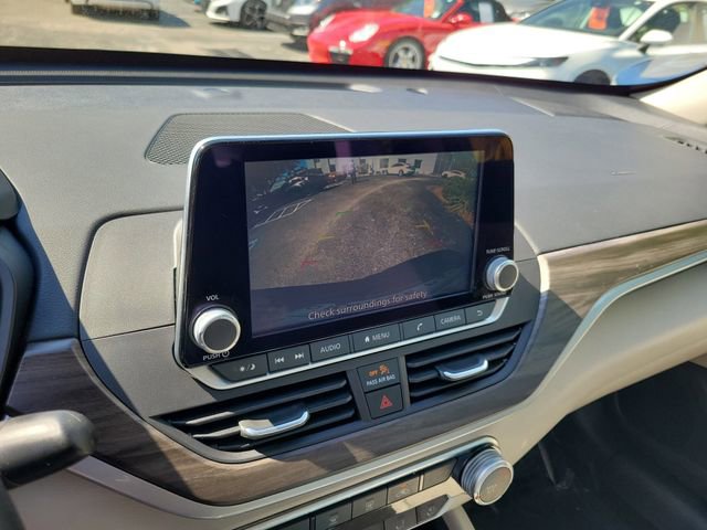 Used 2025 Nissan Altima 2.5 SV FWD image 18