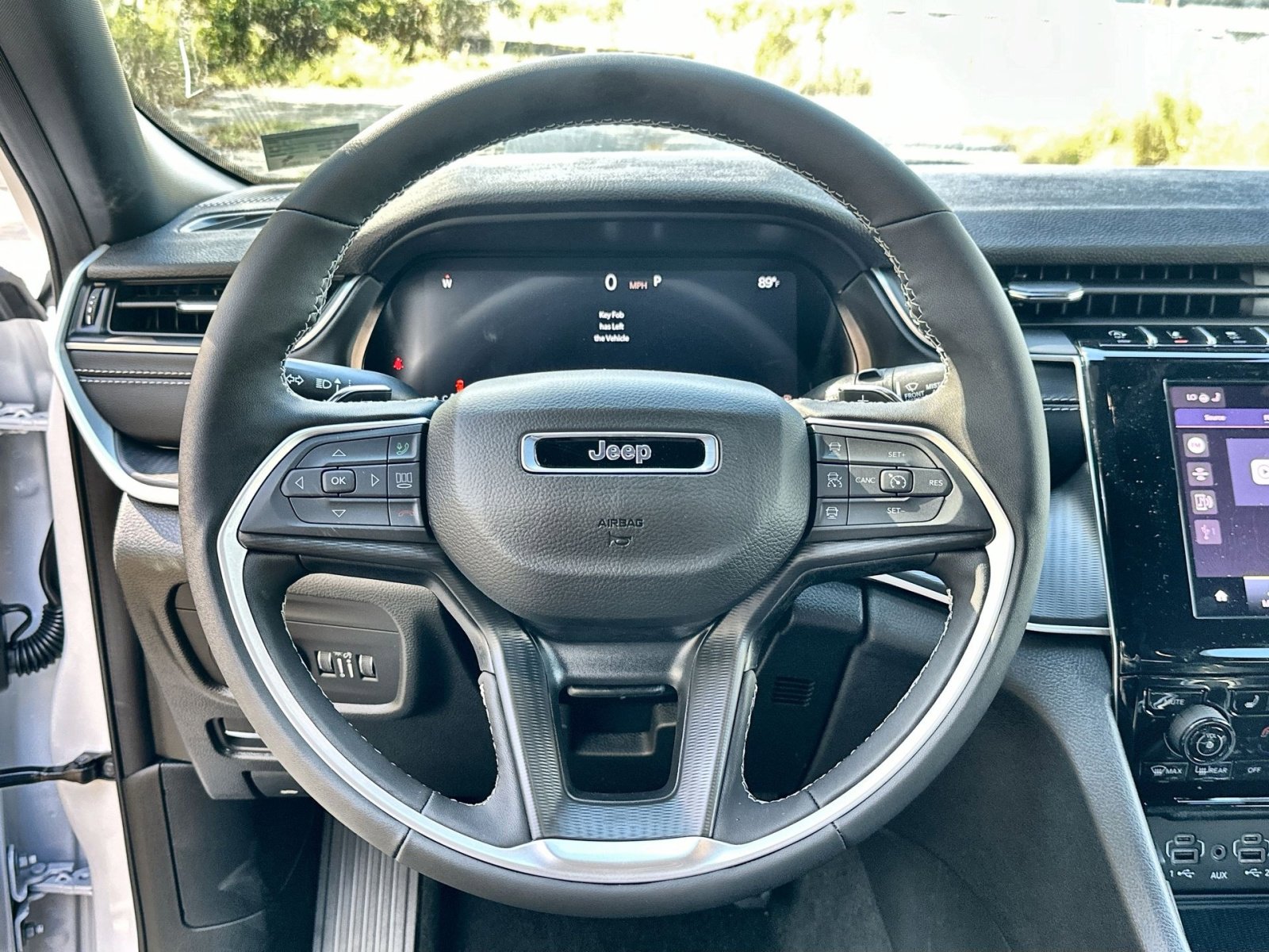 New 2025 Jeep Grand Cherokee Laredo w/ Luxury Tech Group I image 16
