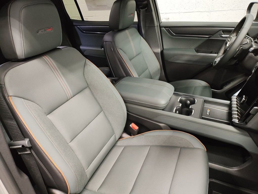 New 2026 GMC Acadia AT4 w/ LPO, Floor Liner Package image 10