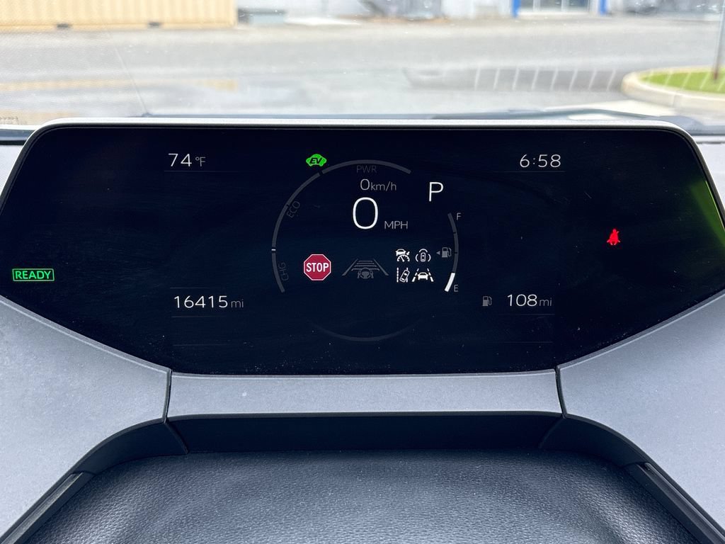 Used 2025 Toyota Prius LE FWD image 19