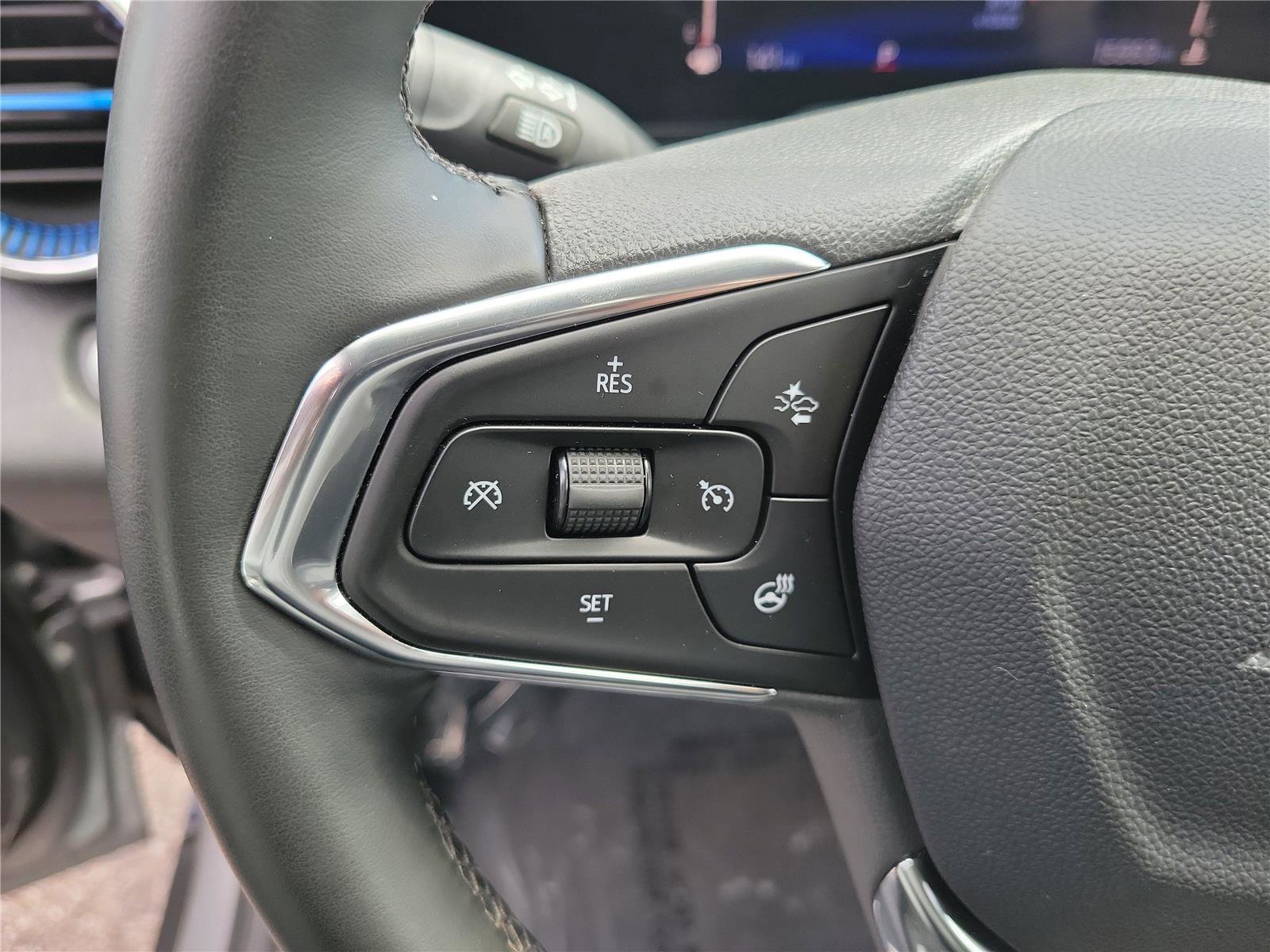 Used 2025 Chevrolet Trax LT w/ LT Convenience Package image 22