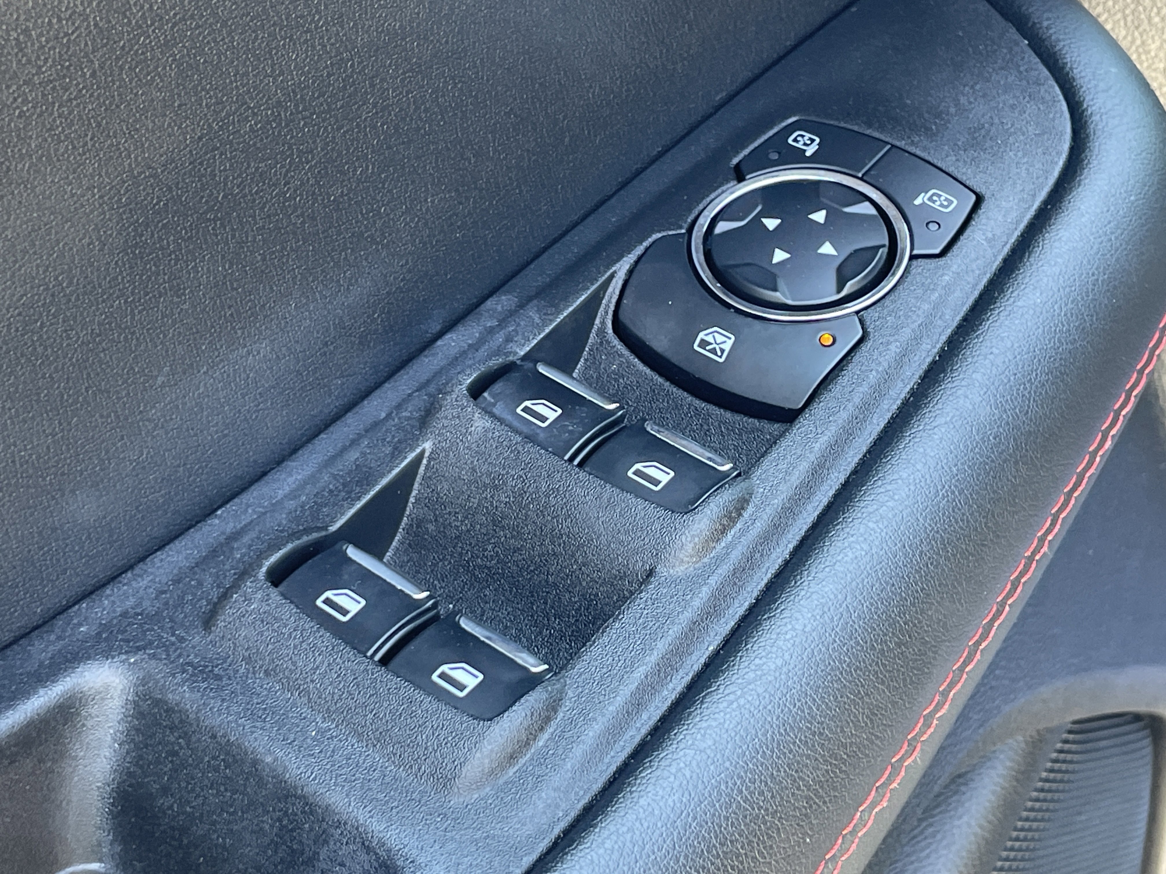 Used 2024 Ford Edge ST-Line AWD/4WD image 33