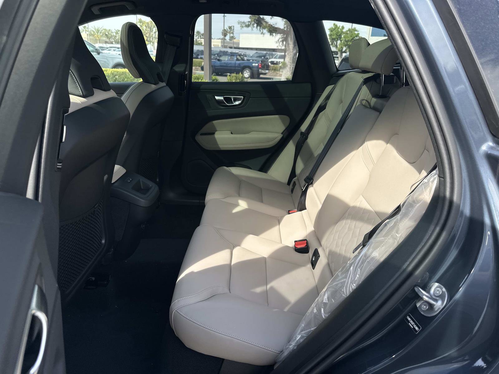 New 2026 Volvo XC60 B5 Plus w/ Climate Package AWD/4WD image 17