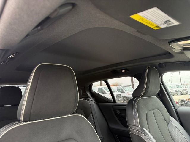 Used 2021 Volvo XC40 P8 Recharge image 8