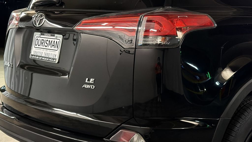 Used 2016 Toyota RAV4 LE AWD/4WD image 8