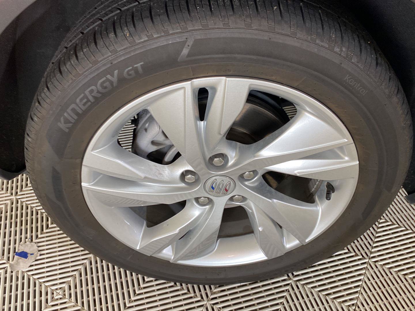 Certified 2024 Buick Encore GX Preferred FWD image 4
