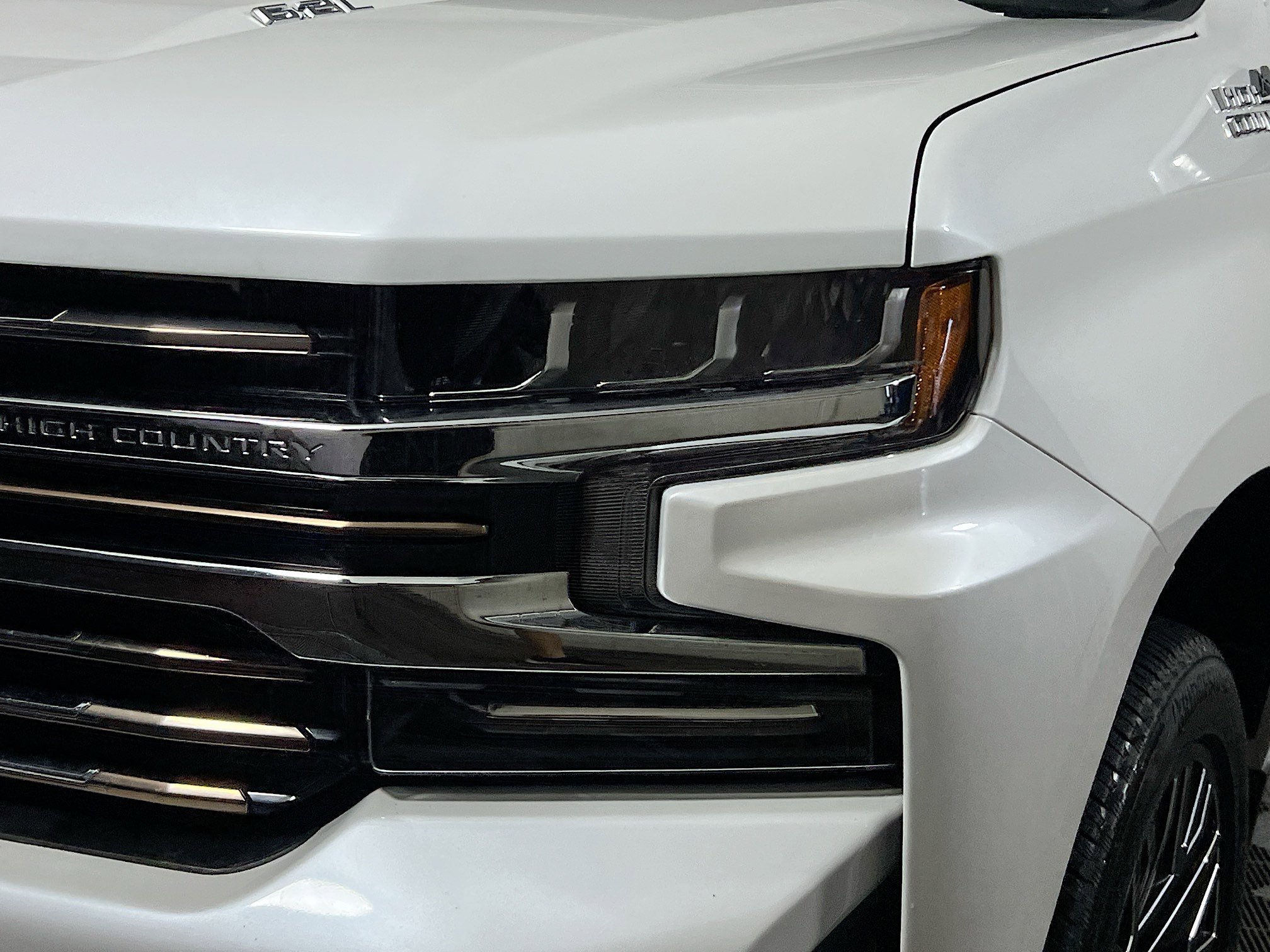 Used 2020 Chevrolet Silverado 1500 High Country w/ Technology Package image 11