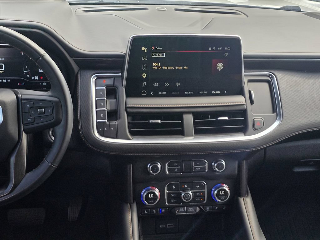 Used 2024 GMC Yukon AT4 w/ Technology Package AWD/4WD image 19
