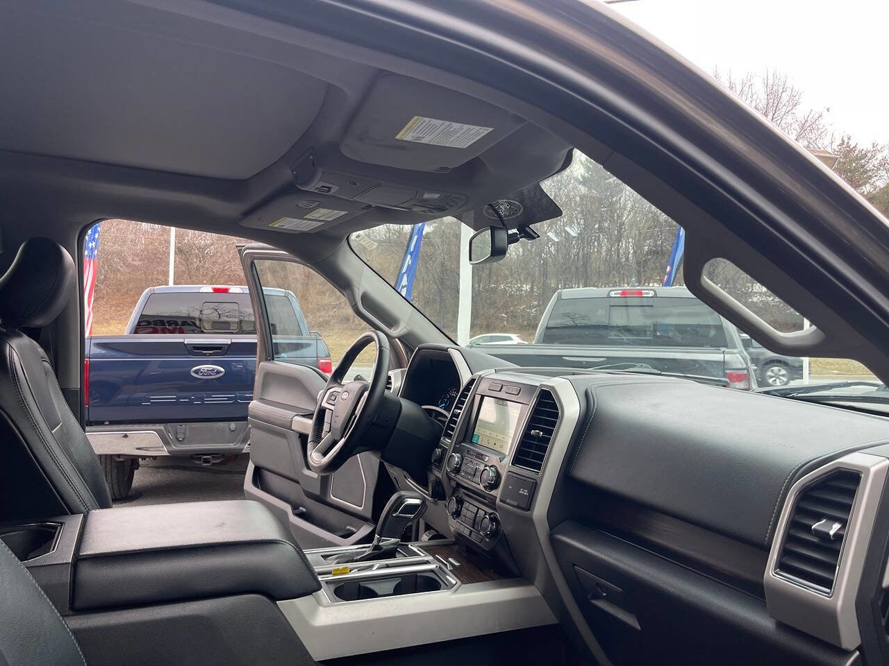 Used 2017 Ford F150 Lariat image 34