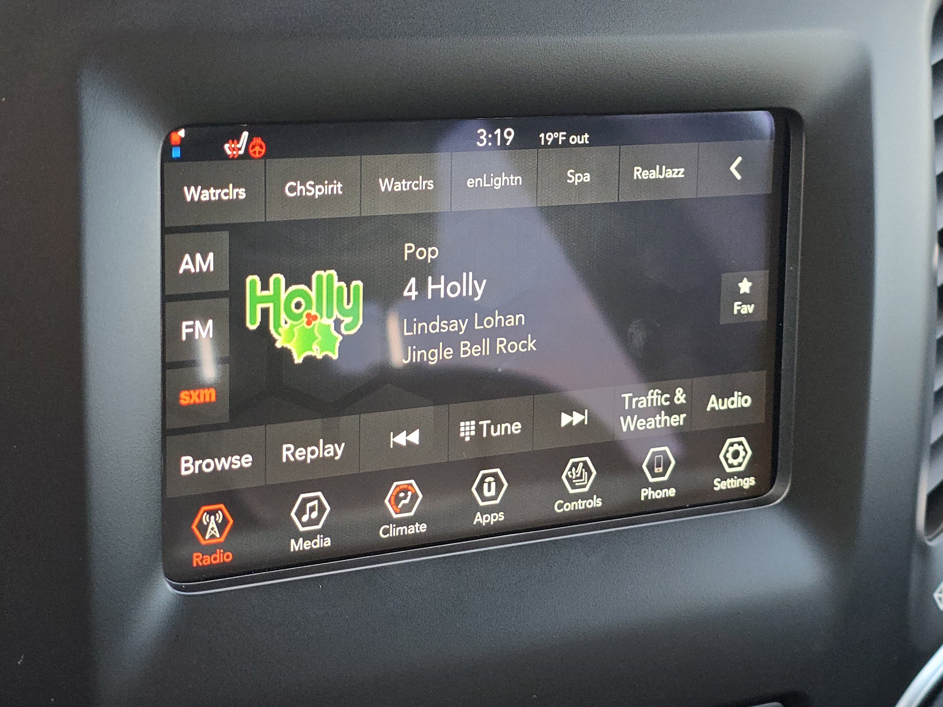 Used 2020 Jeep Cherokee Latitude Plus w/ Cold Weather Group image 12