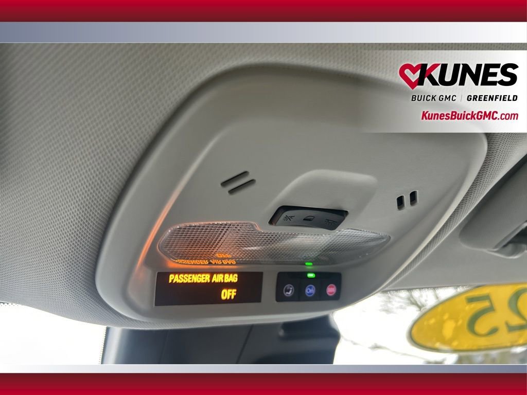 Used 2025 Chevrolet Trax LT image 25