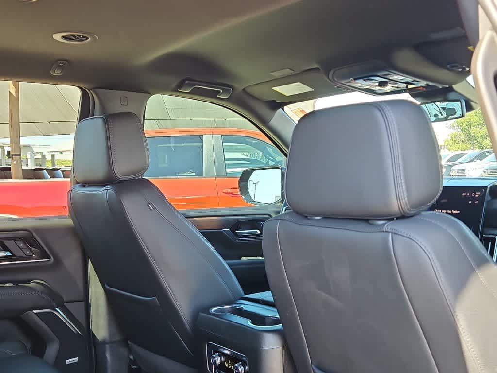 Used 2026 GMC Yukon Denali w/ LPO, Floor Liner Package AWD/4WD image 5