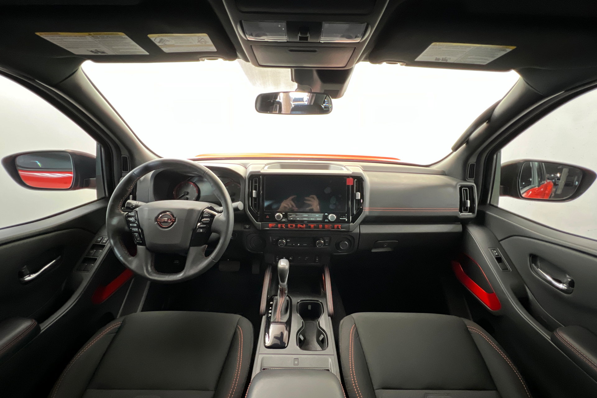 Used 2025 Nissan Frontier Pro-X w/ Pro Convenience Package image 9