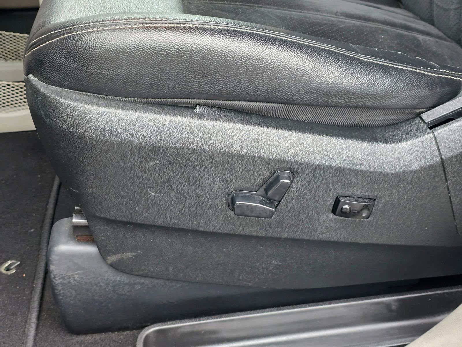 Used 2018 Dodge Grand Caravan SXT FWD image 22