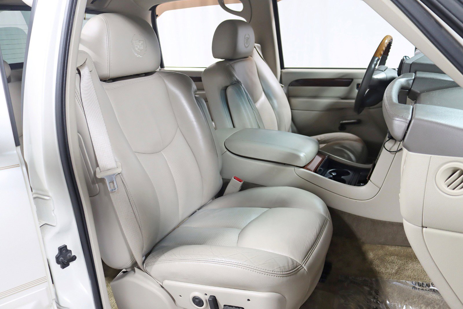 Used 2003 Cadillac Escalade EXT image 21