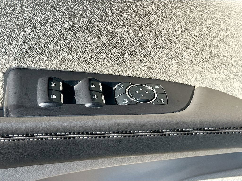 Used 2016 Lincoln MKX Reserve w/ Climate Package AWD/4WD image 18