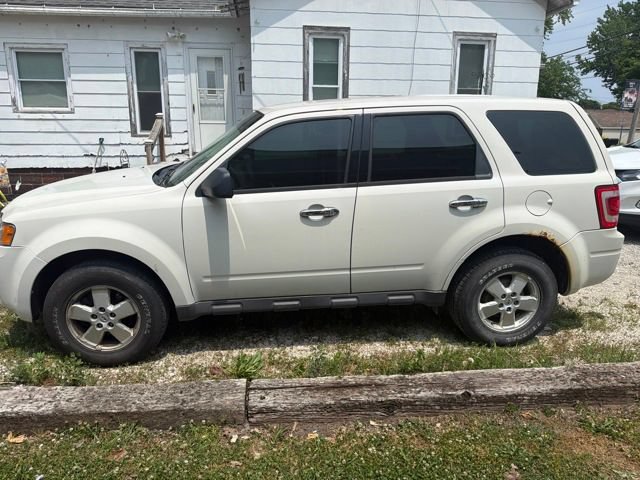 Used 2012 Ford Escape XLS AWD/4WD image 2
