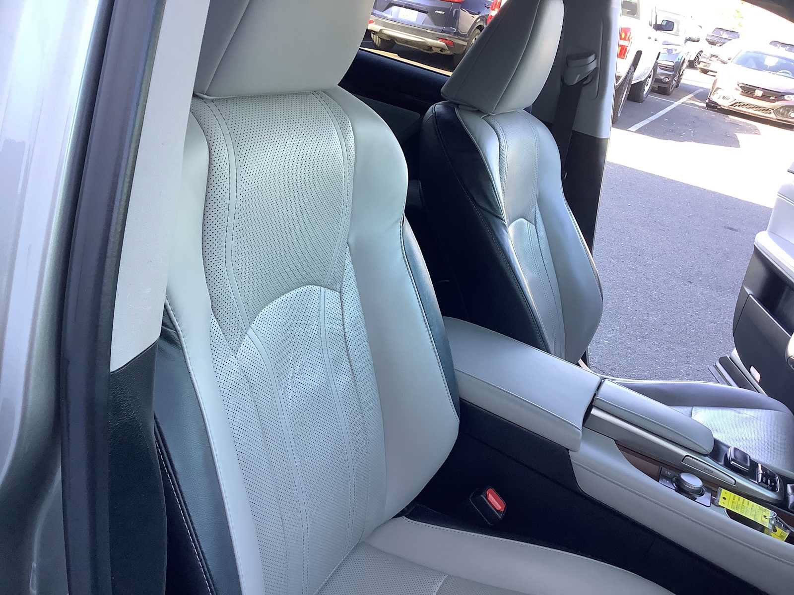 Used 2019 Lexus RX 450hL Premium w/ Premium Package AWD/4WD image 15