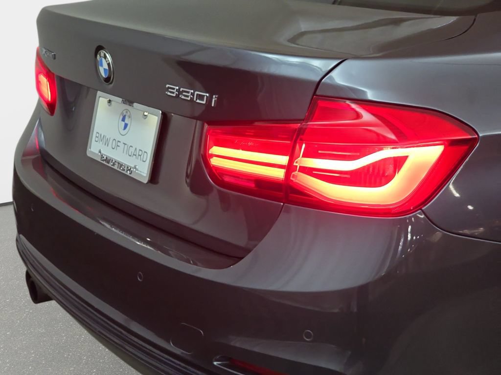 Used 2017 BMW 330i xDrive Sedan AWD/4WD image 35