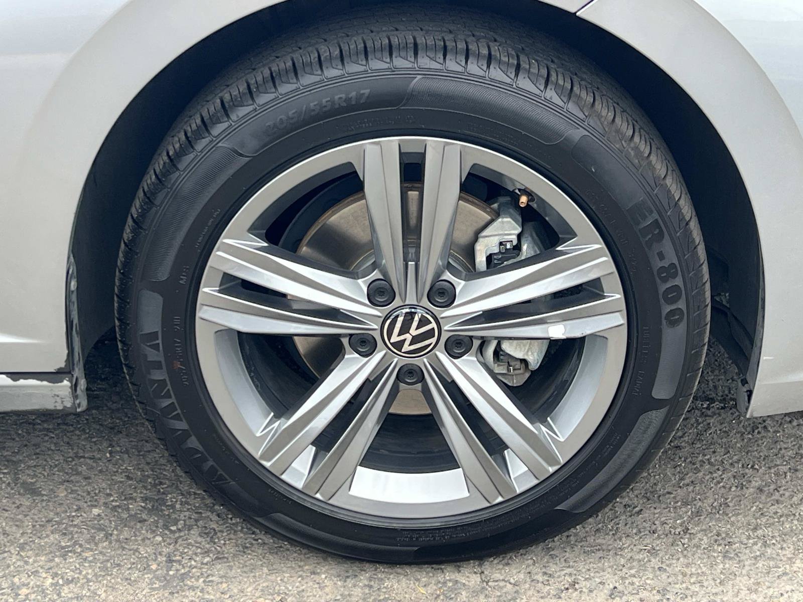 Certified 2024 Volkswagen Jetta SE FWD image 27