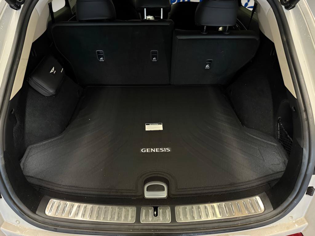 Used 2024 Genesis GV70 2.5T AWD/4WD image 11