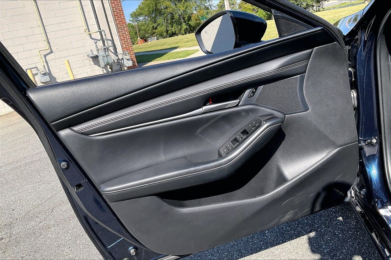 Used 2025 MAZDA MAZDA3 s FWD image 25