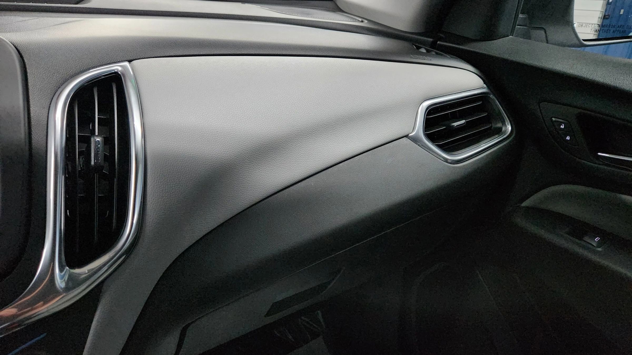 Used 2019 Chevrolet Equinox LS image 33