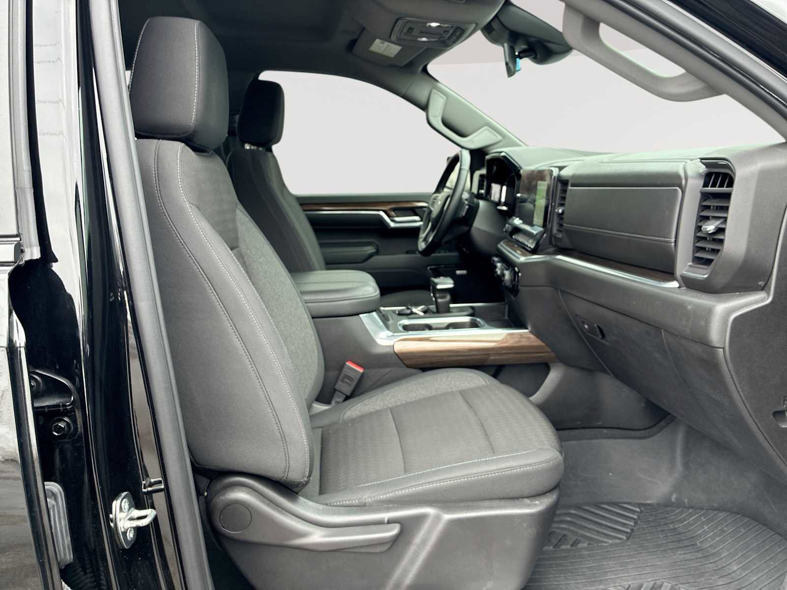 Used 2024 Chevrolet Silverado 1500 RST image 28