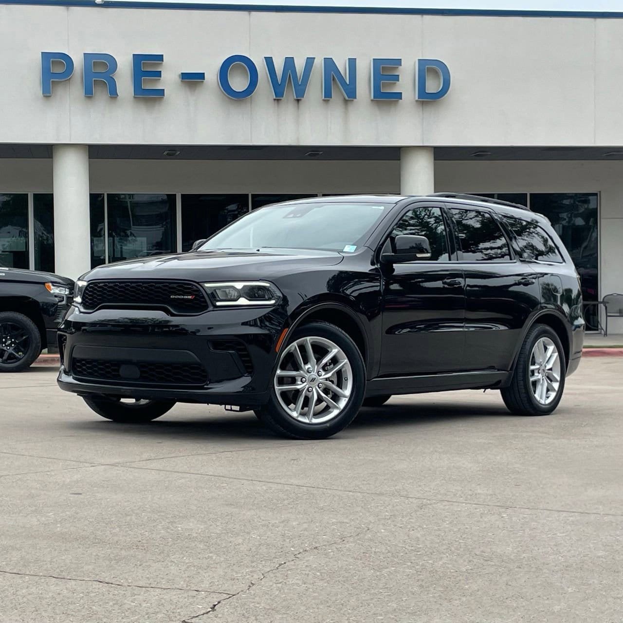 Used 2024 Dodge Durango GT RWD image 2