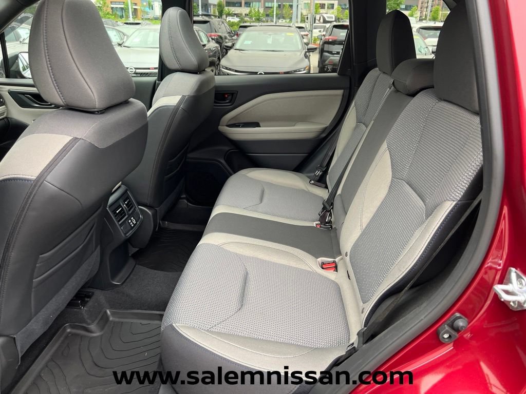 Used 2025 Subaru Forester Premium AWD/4WD image 20