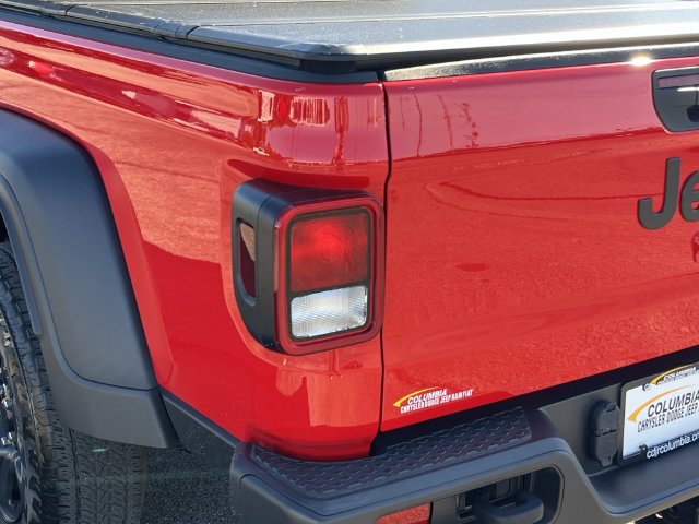 Used 2024 Jeep Gladiator Sport AWD/4WD image 12
